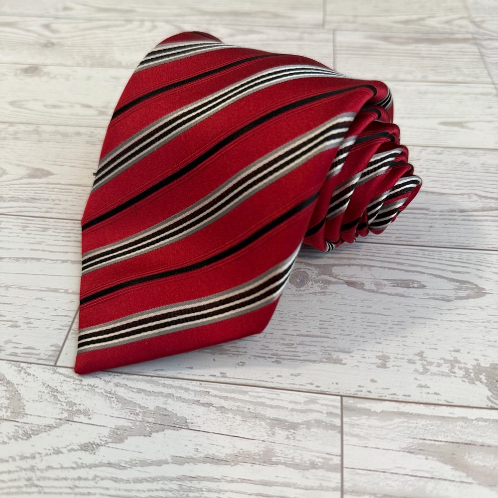 Geoffrey Beene, 100% Silk, Red Black and White, Classic Striped Tie